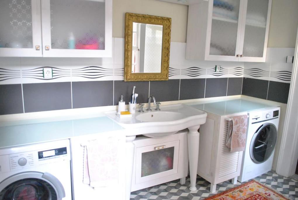 Maris , Greek House @ City Center Alsancak